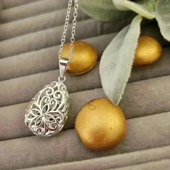 Jewelry - Stunning, 925 starlings, silver, fine hollow drop pendant necklace  16'' chain